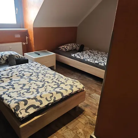 Monteurzimmer 2 Betten Wc Dusche Gemeinschaftskueche דירה אשוויילר