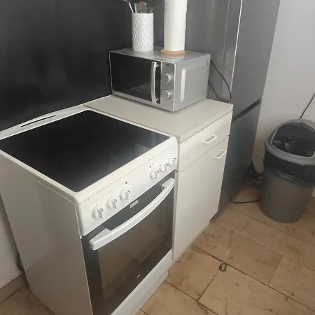Monteurzimmer 2 Betten Wc Dusche Gemeinschaftskueche אשוויילר