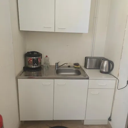 Monteurzimmer 2 Betten Wc Dusche Gemeinschaftskueche דירה *