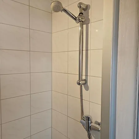 Διαμέρισμα Monteurzimmer 2 Betten Wc Dusche Gemeinschaftskueche Eschweiler