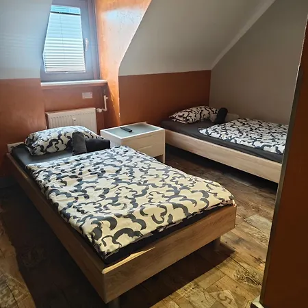 Monteurzimmer 2 Betten Wc Dusche Gemeinschaftskueche דירה